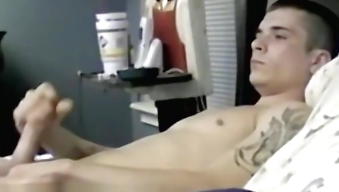 Make and anit invadeir pinch fuck with a black girl