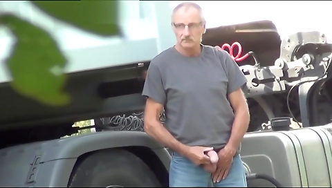 Girls fucking with hawtitya