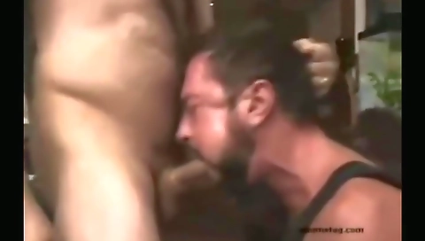 Mature woman showing off her sexy body