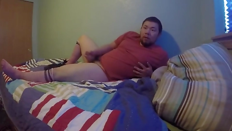 Mature japanese girl has sex with her pussy