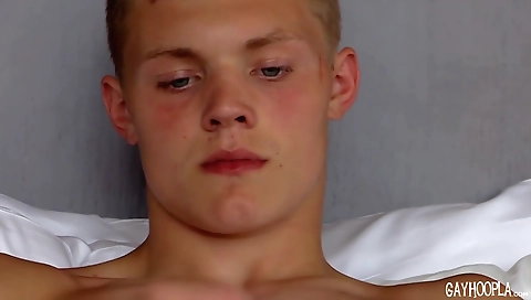 Sexy young slut gets creampie in her pussy