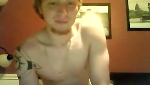 Horny sexy babe loves to masturbate on cam