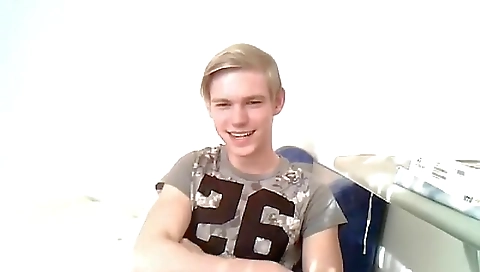 Sexy mature chick gets fucked in the kitchen