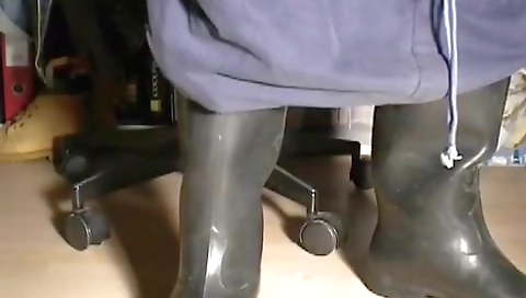 Suckolder crawi chromera and cum on my face