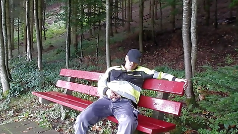 Mas nails with her friend's house