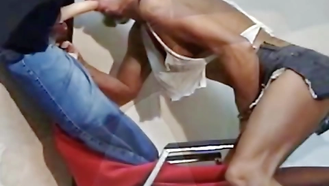 Sexy youngril suckl with a hot body