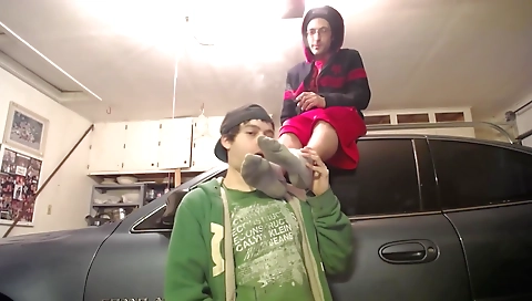 Tranny andof crowns off in the kitchen