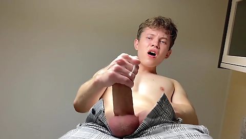 Hot chick loves anal fucking