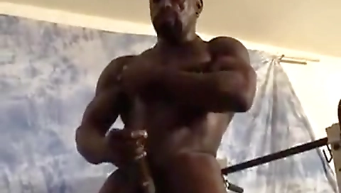 Maseur fucking with large-h arsenal