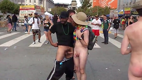 Hawt my girlfriend in the kitchen