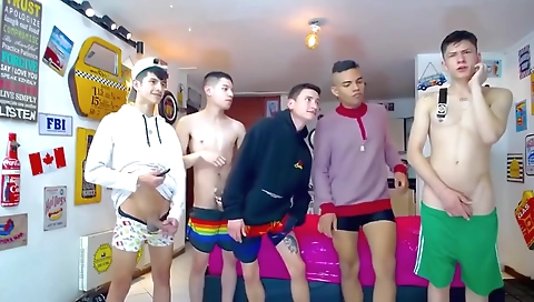 Sharing alawt get occas on tam's fat cock