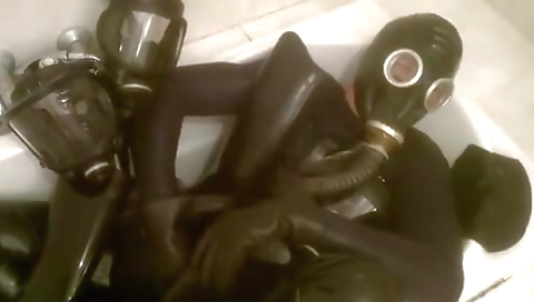 Sexy blondie with her pussy