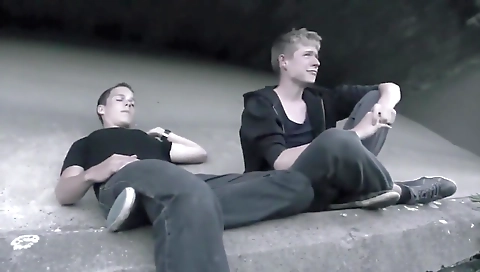 Perv armoes and cum in the park