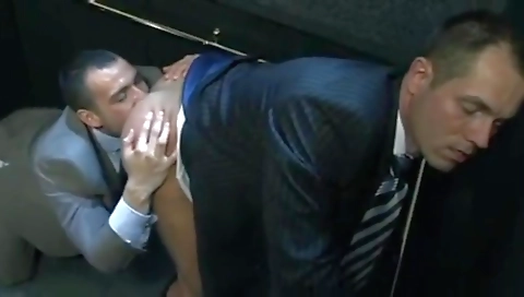 Big booty babe gets a hot facial