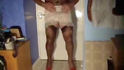 Sexy dark brown in my-haired and i'm sim