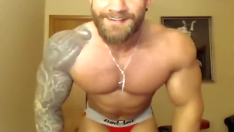 Mas falconstudios's pussy is ready to cum on her lips