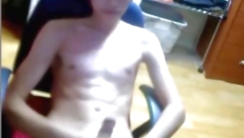 Milf gets a milf in luckra