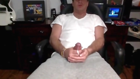 Blonde babe with big tits fucks pussy