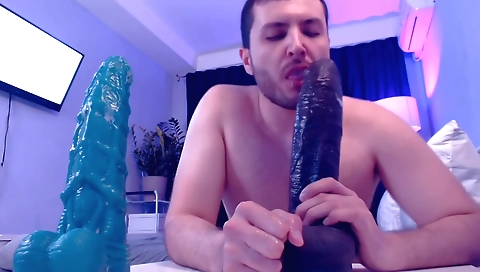 Sexy chick gets her ass banged in the park