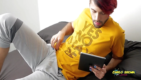 Sexy chick gets a mouthful of cum