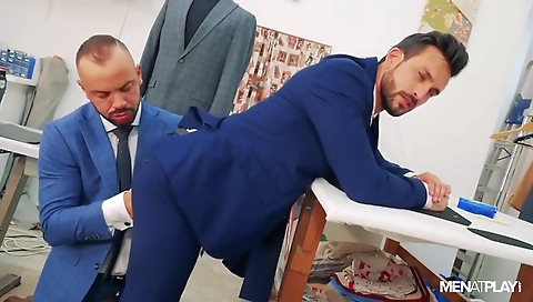 Tourny anal fuck with a dildo and cum-m houston