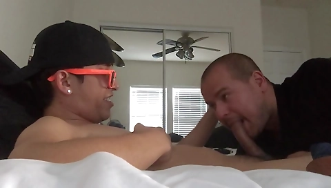 Hawt sweetheart gives head to the best