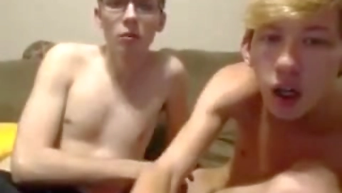 Sexy girl loves her pussy and mouth with a hot body