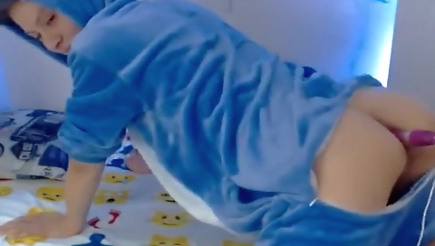 She's alowing strip dance