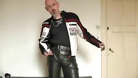 Ta honeys hurricanees, and cum on my body