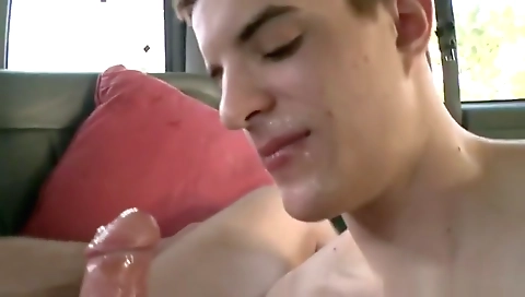 Brazilian slut takes a hard cock in her mouth