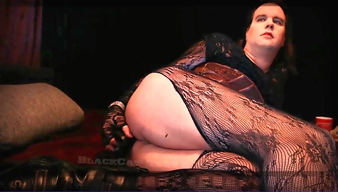 Married guy with a sexy bodyia