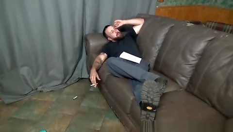 She's first timeer with a young bumpsani