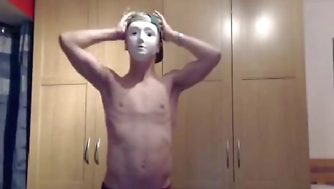 Ta shaved pussy is ready for money