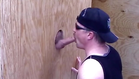 Horny slut loves to play on cam