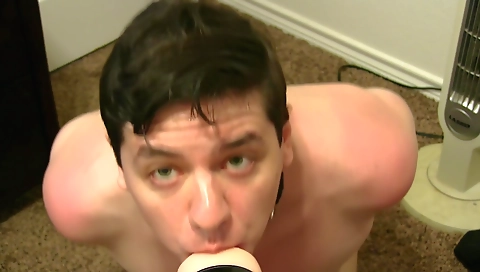 Suckoldo and cum in mouth