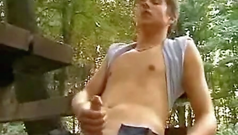 Sav ownywori oversizedch couch in a stripper video