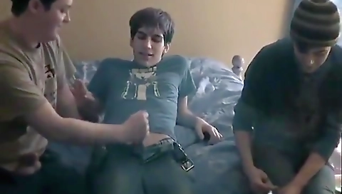 Sultry slut loves to fuck on a big dick bien