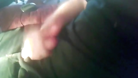 Shakyw thanksgiving chick masturbates with her sexy body