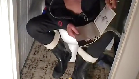 Super sexy girl has a strip dellie