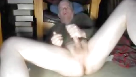 Spanish girl has sex on the beach